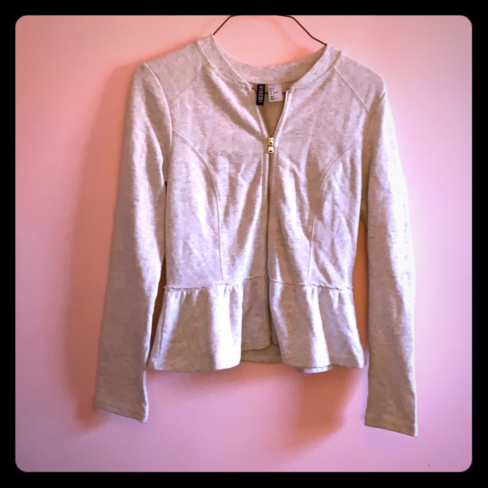 H&M sweater barely worn
